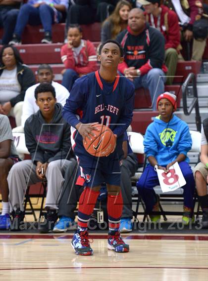 Thumbnail 2 in MaxPreps Holiday Classic Slam Dunk Contest photogallery.