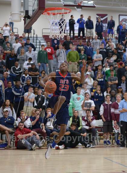 Thumbnail 1 in MaxPreps Holiday Classic Slam Dunk Contest photogallery.