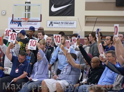 Thumbnail 1 in MaxPreps Holiday Classic Slam Dunk Contest photogallery.