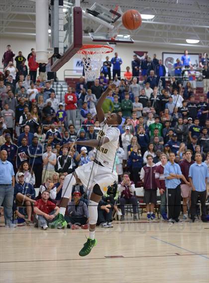 Thumbnail 2 in MaxPreps Holiday Classic Slam Dunk Contest photogallery.