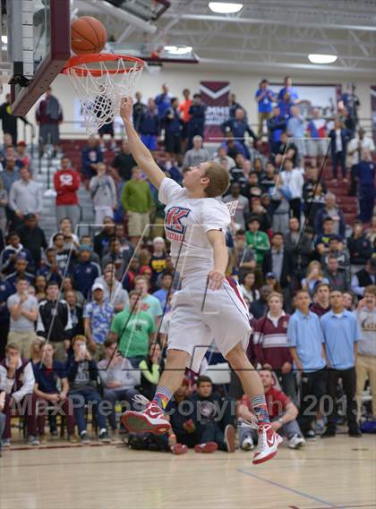 Thumbnail 3 in MaxPreps Holiday Classic Slam Dunk Contest photogallery.