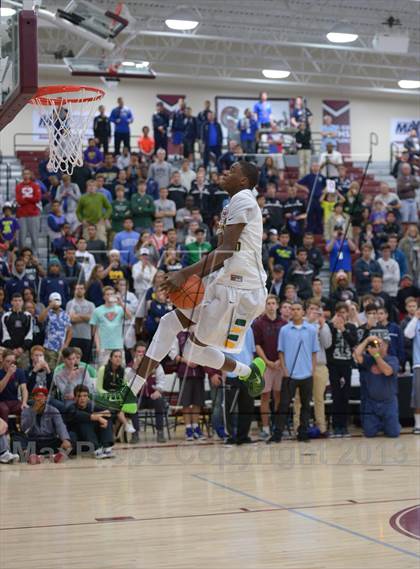 Thumbnail 1 in MaxPreps Holiday Classic Slam Dunk Contest photogallery.