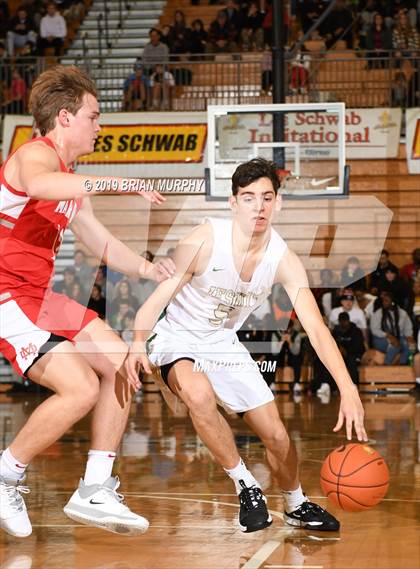 Thumbnail 2 in Mater Dei vs. Jesuit (Les Schwab Invitational) photogallery.