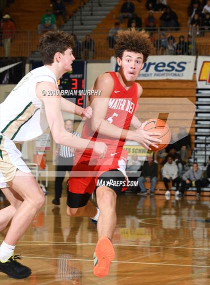 Thumbnail 2 in Mater Dei vs. Jesuit (Les Schwab Invitational) photogallery.