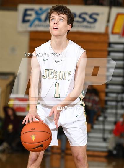 Thumbnail 3 in Mater Dei vs. Jesuit (Les Schwab Invitational) photogallery.