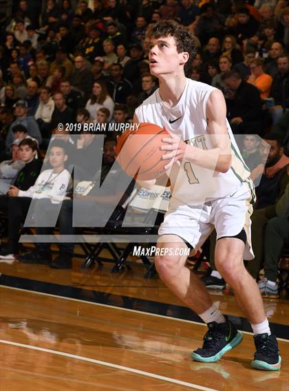 Thumbnail 3 in Mater Dei vs. Jesuit (Les Schwab Invitational) photogallery.