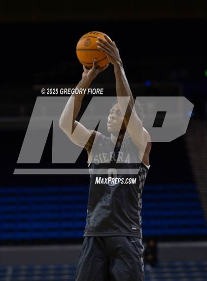 Thumbnail 3 in Sierra Canyon vs. JSerra Catholic photogallery.