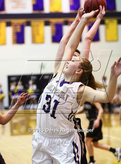 Thumbnail 1 in Silver Creek vs Holy Family (CHSAA 4A 1st Round) photogallery.