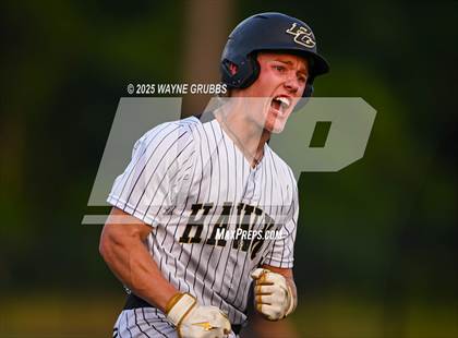 Thumbnail 1 in Pleasant Grove vs. Caddo Mills (UIL 4A Region 2 Bi-District Playoff) photogallery.