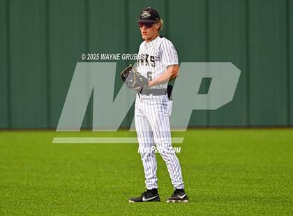 Thumbnail 2 in Pleasant Grove vs. Caddo Mills (UIL 4A Region 2 Bi-District Playoff) photogallery.
