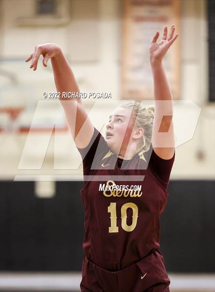 Thumbnail 2 in Exeter vs. Sierra photogallery.