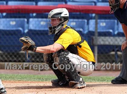 Thumbnail 2 in Sutherland vs. Burnt Hills-Ballston Lake (NYSPHSAA Class A Final) photogallery.