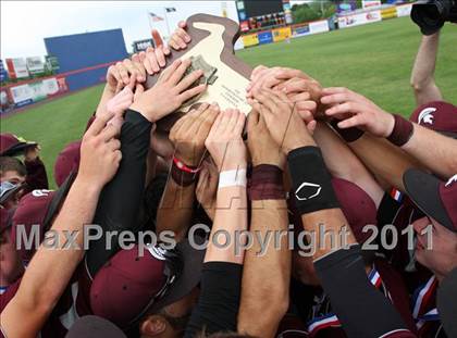 Thumbnail 2 in Sutherland vs. Burnt Hills-Ballston Lake (NYSPHSAA Class A Final) photogallery.