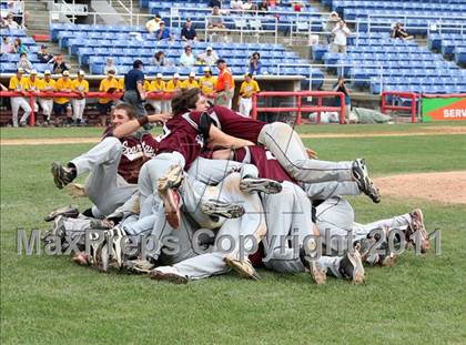 Thumbnail 2 in Sutherland vs. Burnt Hills-Ballston Lake (NYSPHSAA Class A Final) photogallery.