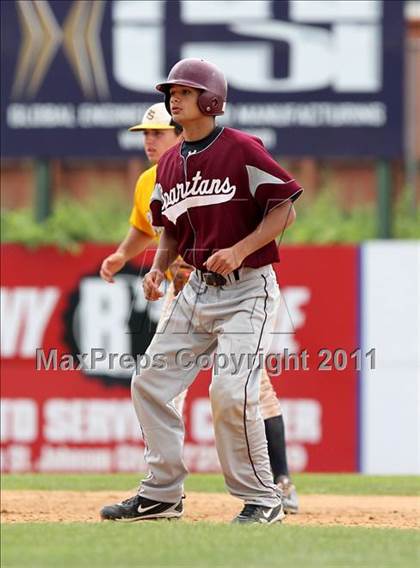 Thumbnail 2 in Sutherland vs. Burnt Hills-Ballston Lake (NYSPHSAA Class A Final) photogallery.