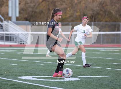 Thumbnail 3 in Athens vs. Fairfield Union (OHSAA D3 District Final) photogallery.