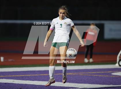 Thumbnail 1 in Athens vs. Fairfield Union (OHSAA D3 District Final) photogallery.