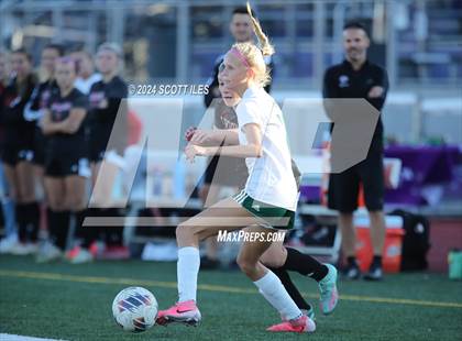 Thumbnail 2 in Athens vs. Fairfield Union (OHSAA D3 District Final) photogallery.