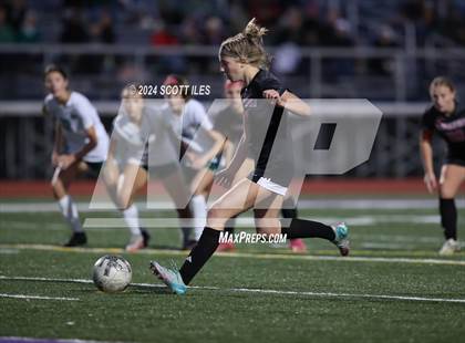 Thumbnail 3 in Athens vs. Fairfield Union (OHSAA D3 District Final) photogallery.
