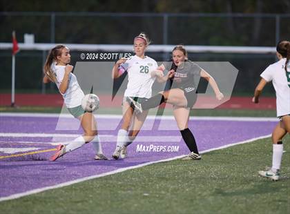 Thumbnail 2 in Athens vs. Fairfield Union (OHSAA D3 District Final) photogallery.