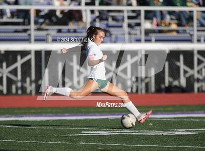 Thumbnail 2 in Athens vs. Fairfield Union (OHSAA D3 District Final) photogallery.