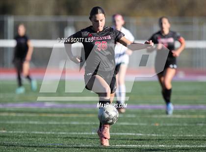 Thumbnail 2 in Athens vs. Fairfield Union (OHSAA D3 District Final) photogallery.
