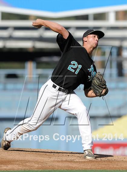 Thumbnail 1 in Temecula Valley vs. Aliso Niguel (CIF-SS D2 Final) photogallery.