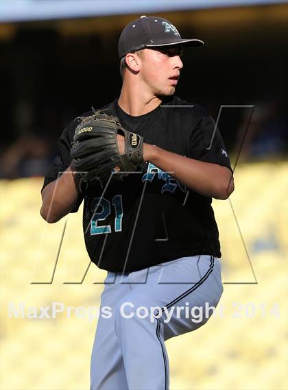 Thumbnail 2 in Temecula Valley vs. Aliso Niguel (CIF-SS D2 Final) photogallery.