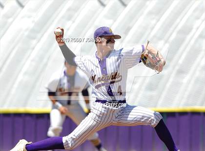 Thumbnail 3 in South Beauregard vs. Kaplan (LHSAA 3A Round 2 Playoff) photogallery.