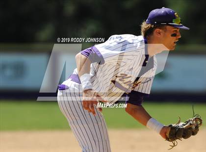 Thumbnail 2 in South Beauregard vs. Kaplan (LHSAA 3A Round 2 Playoff) photogallery.