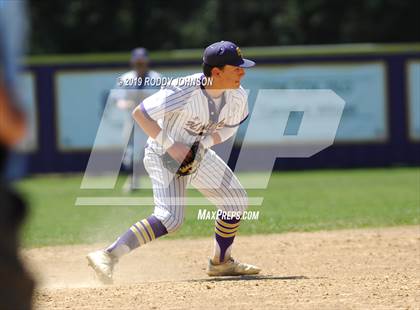 Thumbnail 3 in South Beauregard vs. Kaplan (LHSAA 3A Round 2 Playoff) photogallery.
