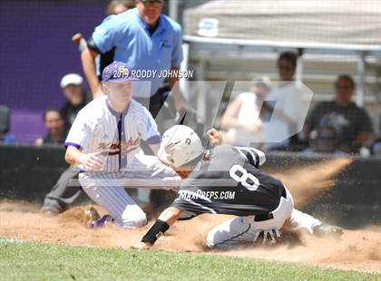 Thumbnail 3 in South Beauregard vs. Kaplan (LHSAA 3A Round 2 Playoff) photogallery.