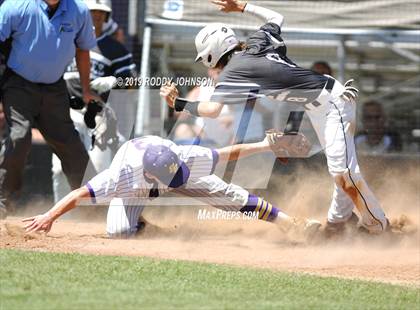Thumbnail 2 in South Beauregard vs. Kaplan (LHSAA 3A Round 2 Playoff) photogallery.