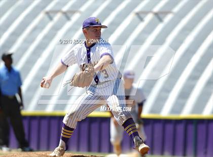 Thumbnail 3 in South Beauregard vs. Kaplan (LHSAA 3A Round 2 Playoff) photogallery.