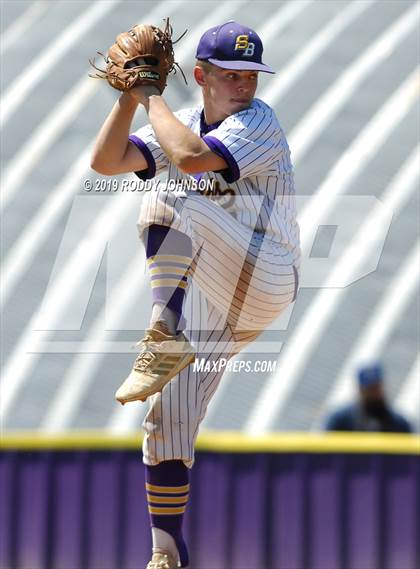 Thumbnail 3 in South Beauregard vs. Kaplan (LHSAA 3A Round 2 Playoff) photogallery.