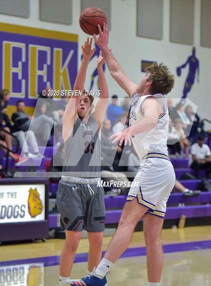 Thumbnail 3 in Desert Ridge vs Queen Creek photogallery.
