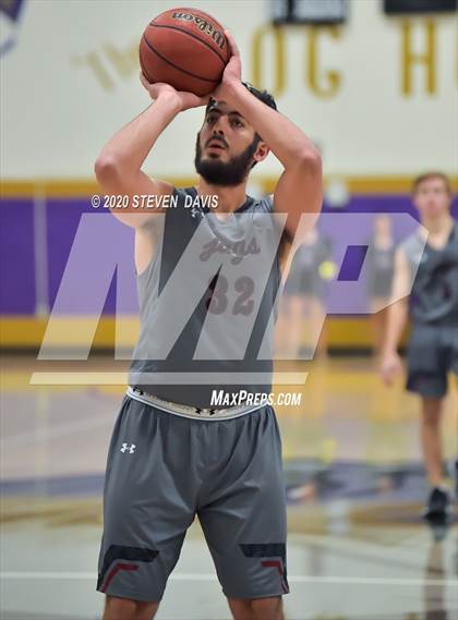 Thumbnail 3 in Desert Ridge vs Queen Creek photogallery.