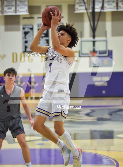 Thumbnail 3 in Desert Ridge vs Queen Creek photogallery.