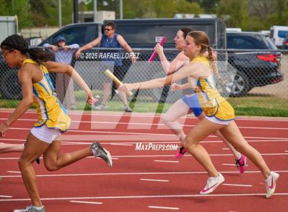 Thumbnail 3 in Rosehill Eagle Relays (4x200M) photogallery.