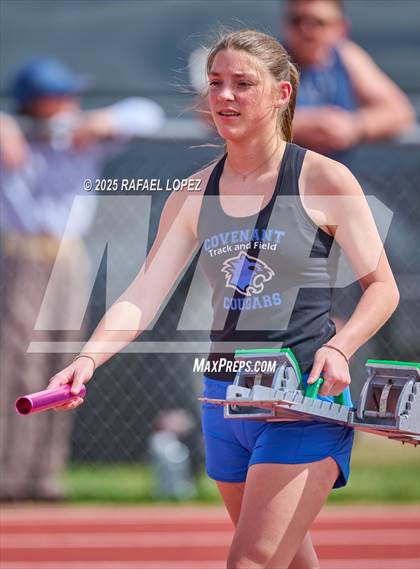 Thumbnail 3 in Rosehill Eagle Relays (4x200M) photogallery.