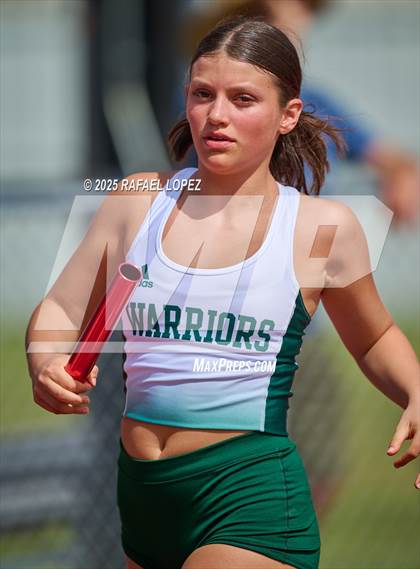 Thumbnail 2 in Rosehill Eagle Relays (4x200M) photogallery.