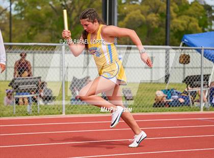 Thumbnail 1 in Rosehill Eagle Relays (4x200M) photogallery.