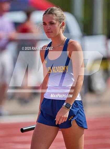 Thumbnail 2 in Rosehill Eagle Relays (4x200M) photogallery.
