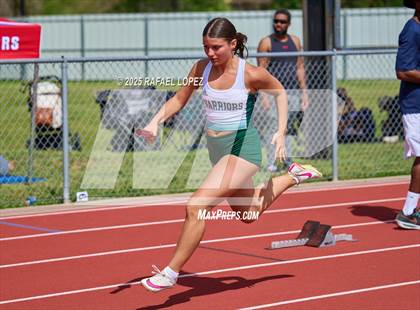 Thumbnail 2 in Rosehill Eagle Relays (4x200M) photogallery.