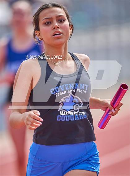 Thumbnail 1 in Rosehill Eagle Relays (4x200M) photogallery.