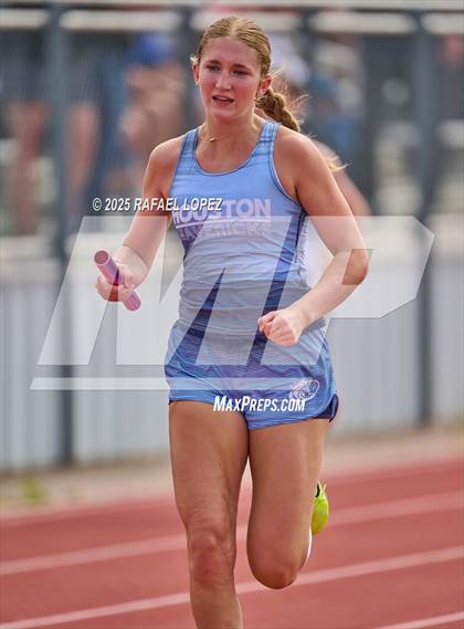 Thumbnail 1 in Rosehill Eagle Relays (4x200M) photogallery.