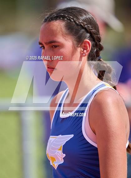 Thumbnail 3 in Rosehill Eagle Relays (4x200M) photogallery.