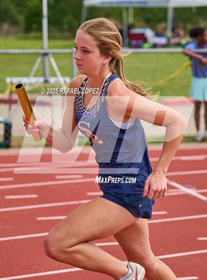 Thumbnail 2 in Rosehill Eagle Relays (4x200M) photogallery.