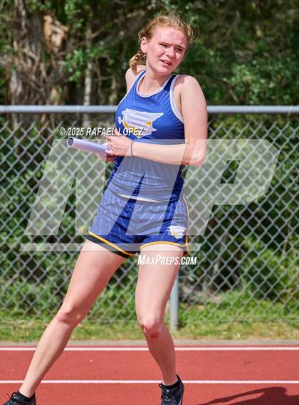 Thumbnail 3 in Rosehill Eagle Relays (4x200M) photogallery.