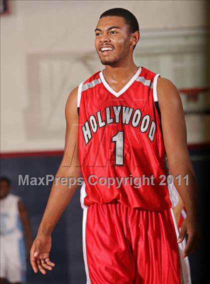 Thumbnail 3 in Sylmar vs. Hollywood (Bell-Jeff Holiday Classic) photogallery.